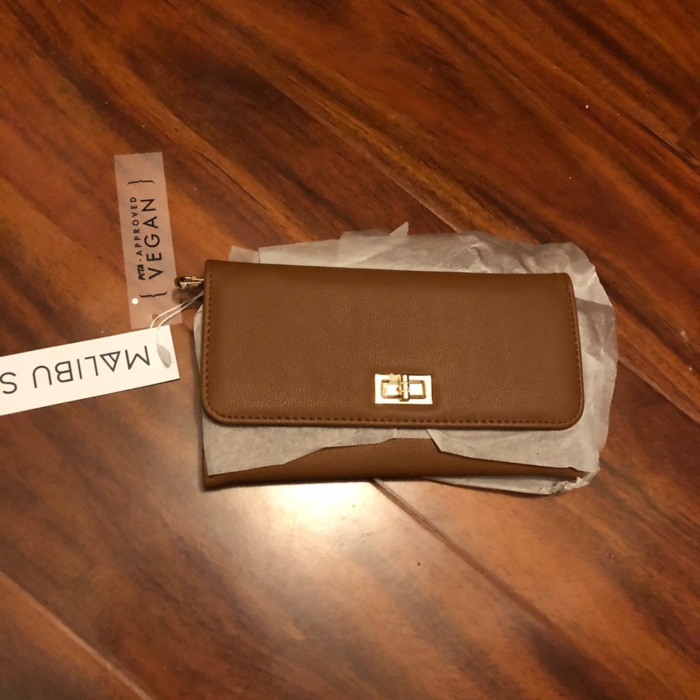 Malibu Skye wallet